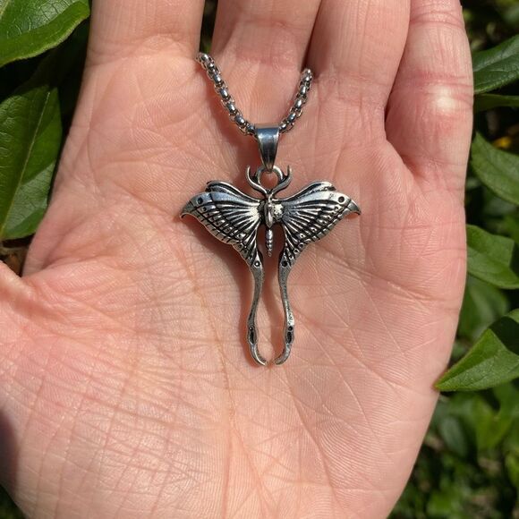 Gothic Lunar Moth Silver Tone Pendant Necklace with Chain engraved details - Picture 6 of 7